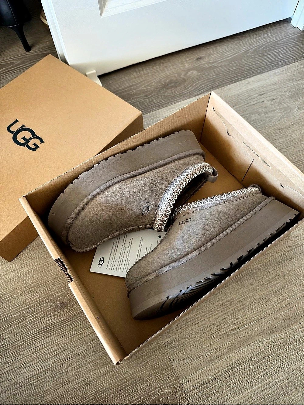 UGG Tazz Slipper Brown Platform Slippers 37